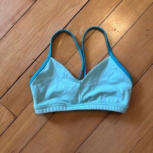 Fleo sports bra size small